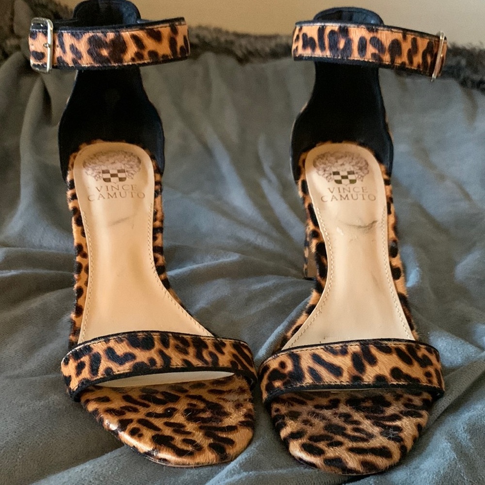 Vince Camuto strappy leopard print heels size 6.5